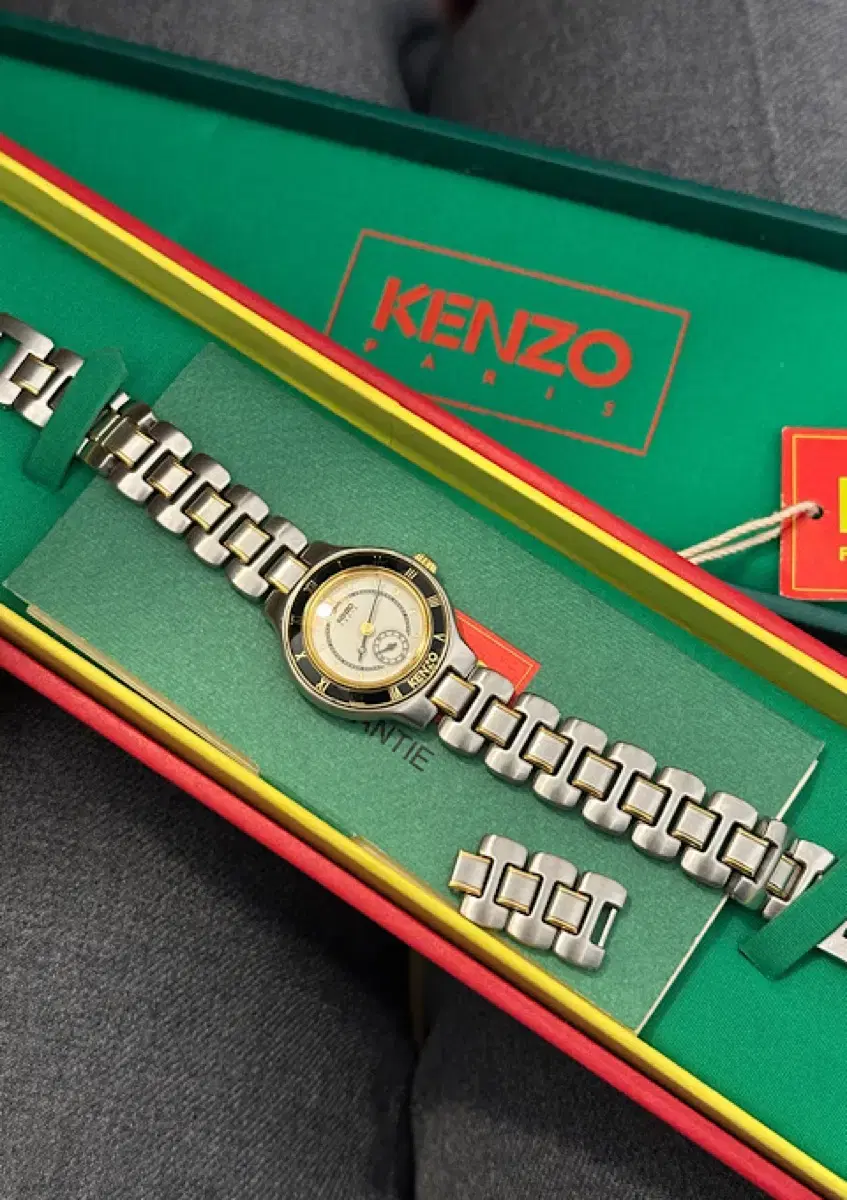 Kenzo watch